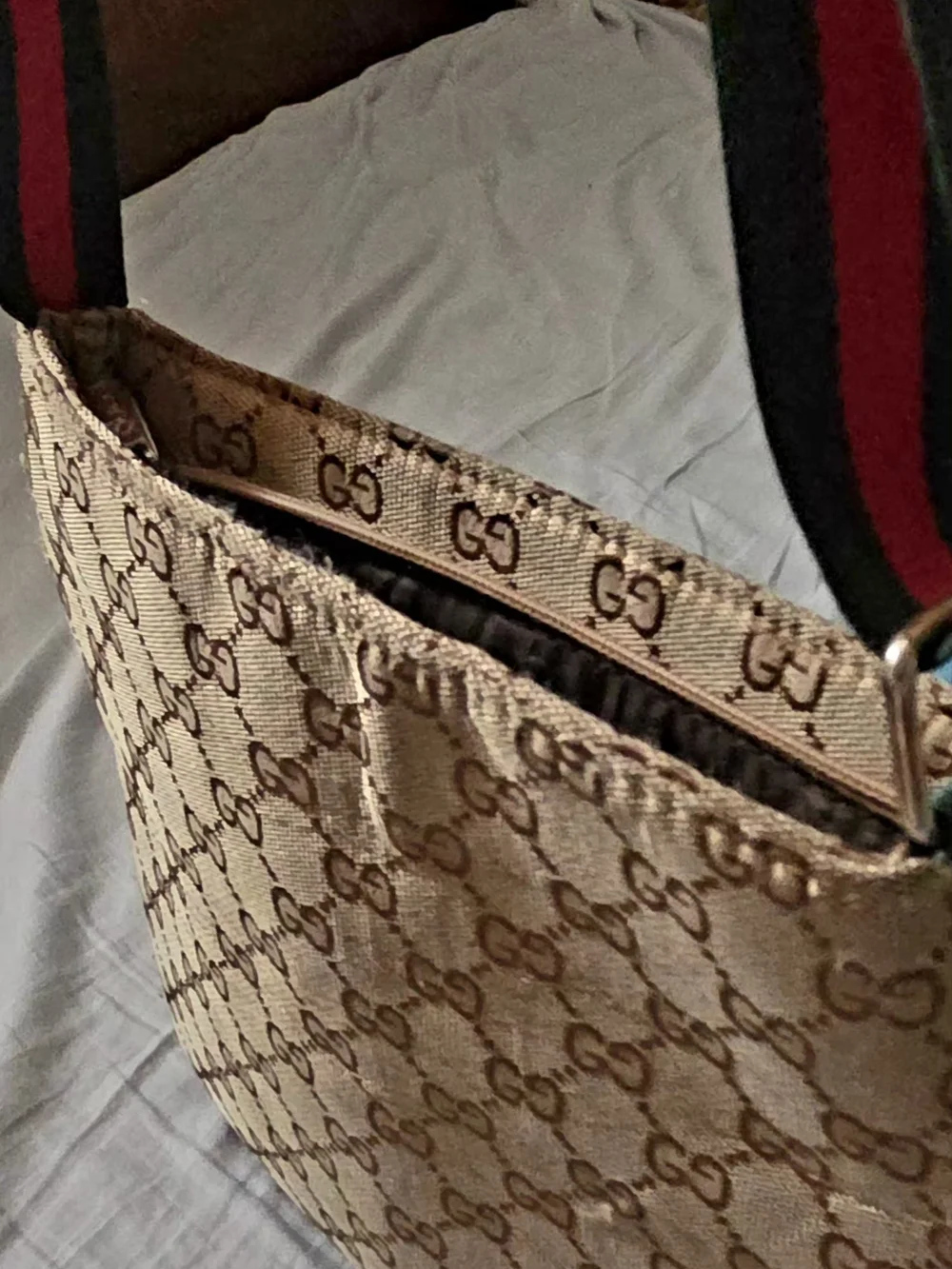 Gucci                Beige Canvas Crossbody Bag with Green & Red Stripe